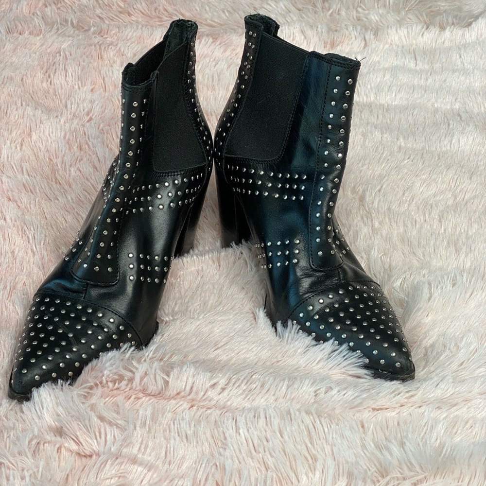 Leather Topshop black studded booties size EU 38.